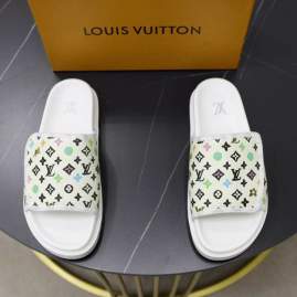 Picture of Louis Vuitton Slippers _SKULVsz38-45hnh0445961